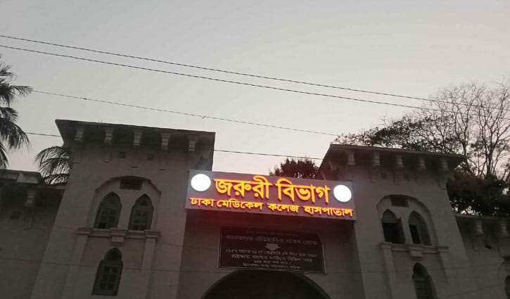 শহীদ মিনারের সামনে যুবককে কুপিয়ে ও গুলি করে হত্যা, আটক ১