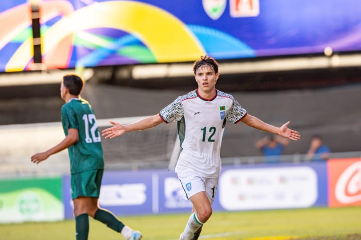 রোনানের জোড়া গেলে বাংলাদেশের পাকিস্তান বধ