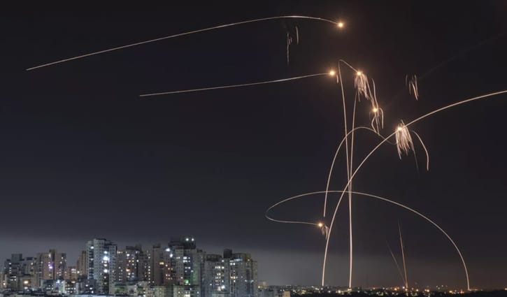 আকাশ প্রতিরক্ষা ব্যবস্থার ভরসায় ইসরায়েলে বিধিনিষেধ শিথিল