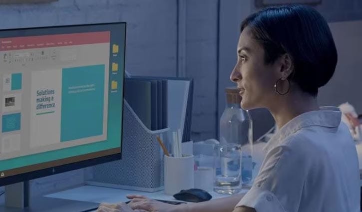 কম্পিউটারের ‘ব্লু লাইট’ থেকে চোখ বাঁচাতে করণীয়