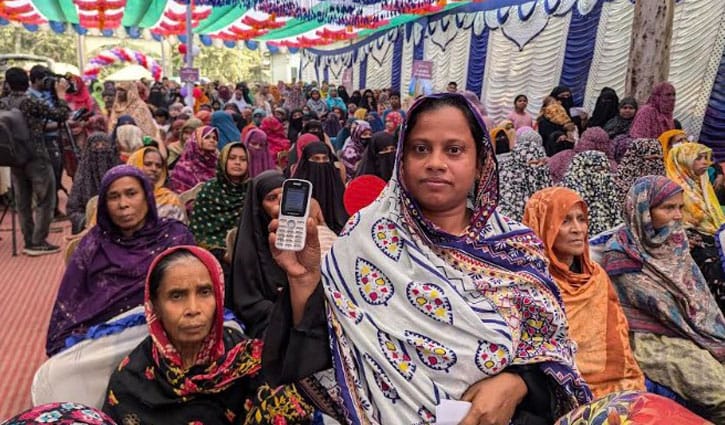 ফ্যামিলি কার্ড পাওয়ায় এখন আর ওষুধের টাকা নিয়ে চিন্তা নেই মোর্শেদার