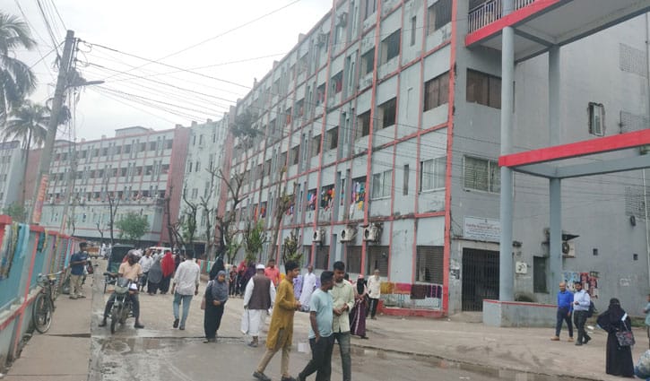 ভর্তি পরীক্ষায় বহিষ্কার হয়ে বিশ্ববিদ্যালয়ের ৪ কর্মচারীকে মারধর, পুলিশে সোপর্দ