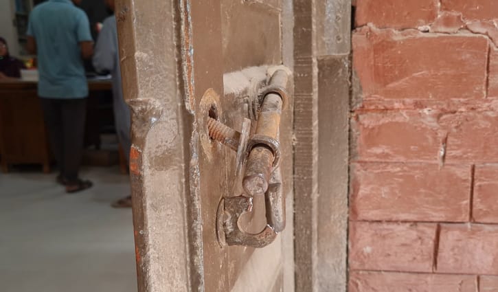 কুষ্টিয়ায় একযোগে তিন সরকারি দপ্তরে চুরি