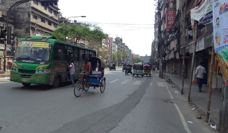 ঈদের অবসরে অন্যরকম এক রাজধানী