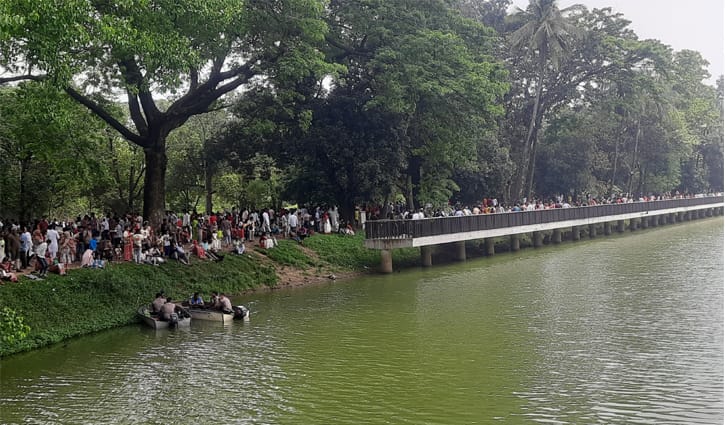 বৈশাখী উৎসব: উৎসবের ঢেউ রমনায়