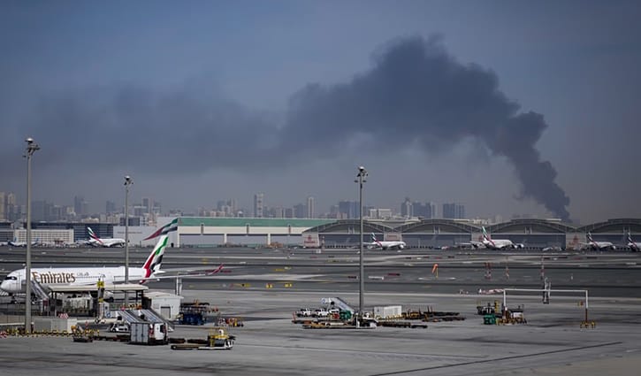 দুবাই বিমানবন্দরে নামতে পারছে না বিমান