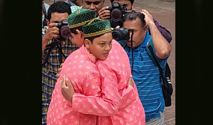 বায়তুল মোকাররমে ঈদ জামাতে দেশ-জাতি ও মুসলিম উম্মাহর জন্য দোয়া