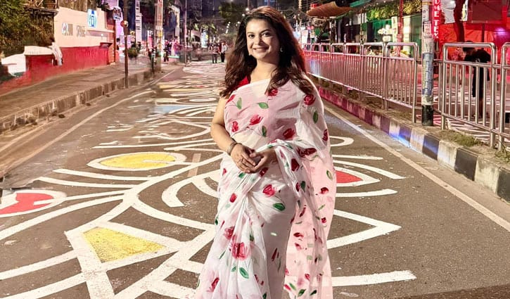 রাতে ভবঘুরের মতো ঢাকা শহর ঘুরে আলপনা দেখেছি: শনবম ফারিয়া