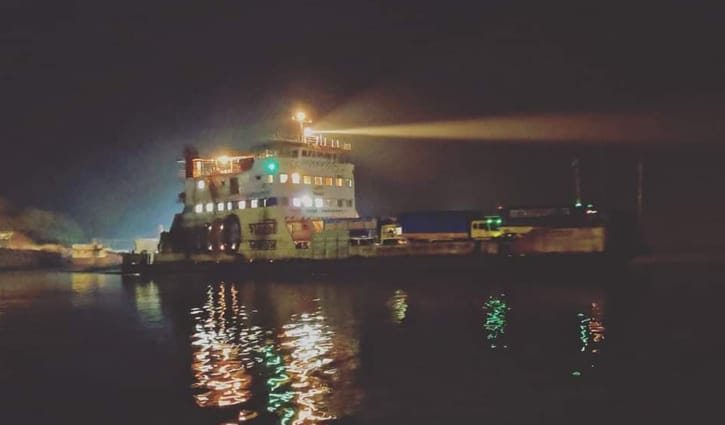 পাটুরিয়া-দৌলতদিয়া নৌরুটে ফেরি চলাচল শুরু