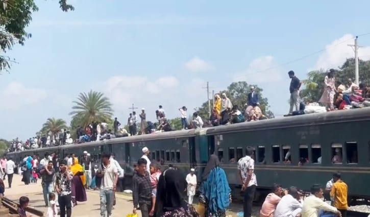 গাজীপুরে কমিউটার ট্রেনের ইঞ্জিন বিকল, ঈদের ভিড়ে যাত্রীদের দুর্ভোগ