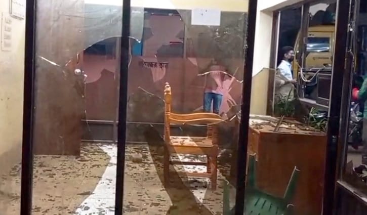 তেল নিতে গিয়ে বিশৃঙ্খলা, ঠাকুরগাঁওয়ে হানিফ ফিলিং স্টেশনে ভাঙচুর