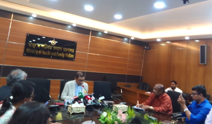 ডিউটি ফাঁকি দিয়ে প্রাইভেট প্র্যাকটিস, চিকিৎসকের লাইসেন্স স্থগিত