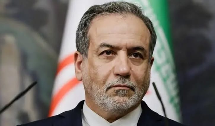 যুদ্ধ নিয়ে প্রতিবেশীদের ‘স্পষ্ট অবস্থান’ জানতে চায় ইরান