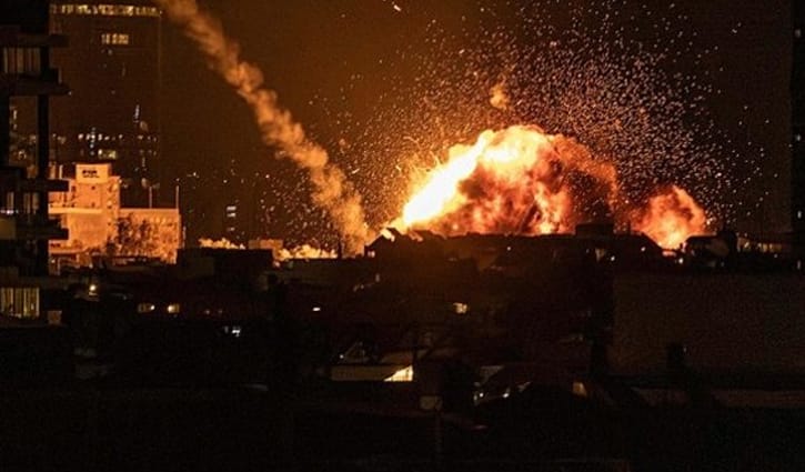 ইরানের হামলায় জেরুজালেমে একের পর এক বিস্ফোরণ