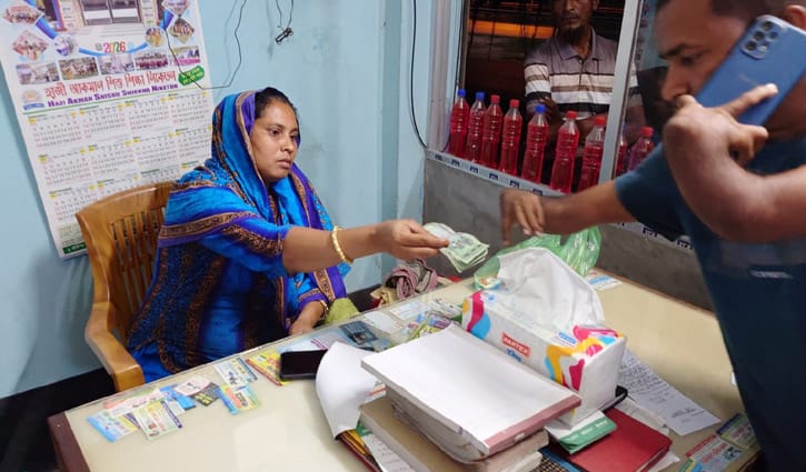 খুলনায় ২১০ টাকায় অকটেন বিক্রি, নারী ব্যবসায়ীকে জরিমানা