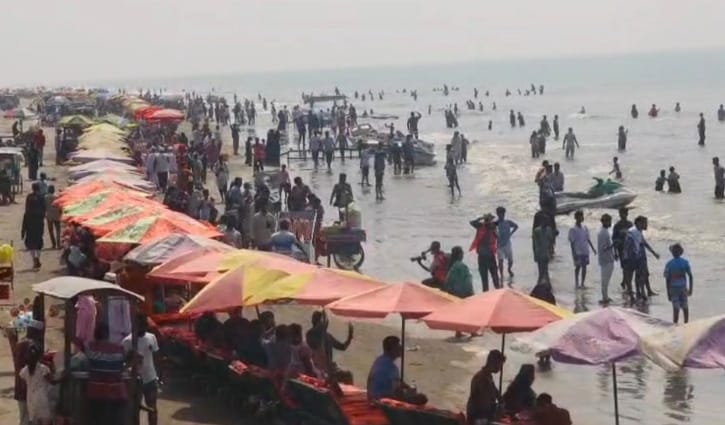 ঈদের দ্বিতীয় দিনে পর্যটকের দখলে কুয়াকাটা