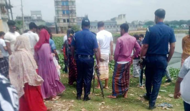 জলাশয়ে ভাসছিল নবজাতকের মরদেহ