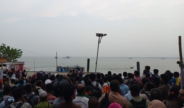 পাটুরিয়া যাত্রীর চাপ, লঞ্চ-ফেরির সংকট