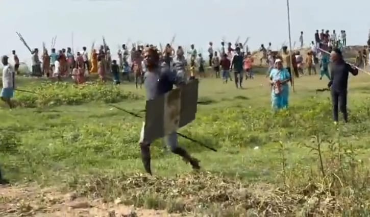 মিঠামইনে দুপক্ষের সংঘর্ষে আহত ৩০