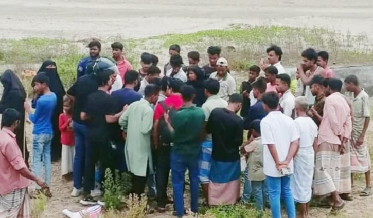 সড়কের পাশে পড়ে ছিল তরুণের বস্তাবন্দী খণ্ডিত মরদেহ