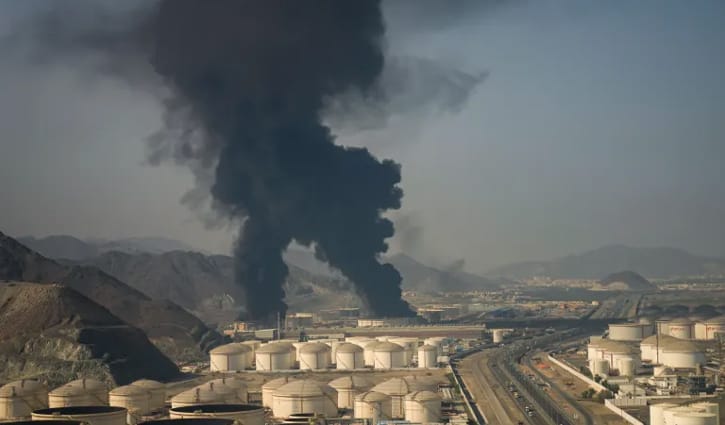উপসাগরীয় অঞ্চলে ইরানের সিরিজ ড্রোন হামলা, আমিরাতে প্রাণহানি