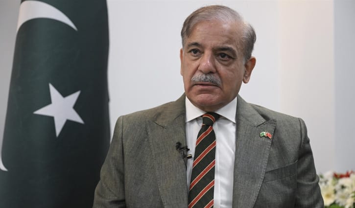 জ্বালানি সংকট: পাকিস্তানে স্কুল বন্ধ, সরকারি অফিস চলবে সপ্তাহে ৪ দিন