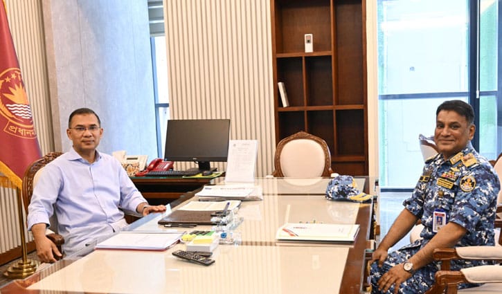 প্রধানমন্ত্রীর সঙ্গে কোস্টগার্ড মহাপরিচালকের সৌজন্য সাক্ষাৎ