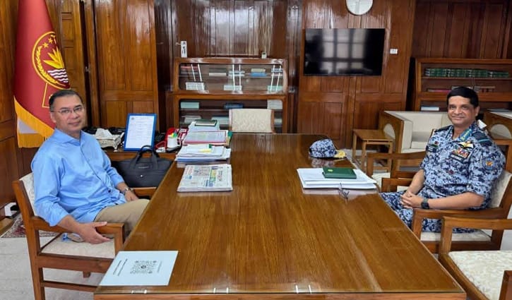 প্রধানমন্ত্রীর স‌ঙ্গে বিমান বাহিনী প্রধানের সাক্ষাৎ