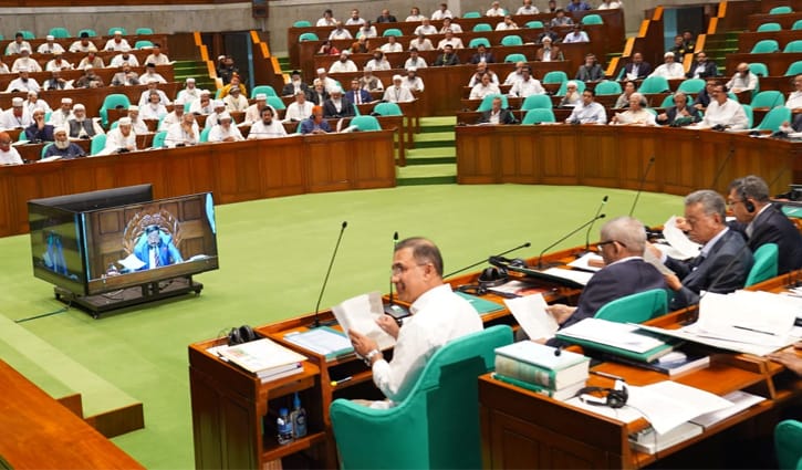 প্রাথমিক বিদ্যালয়ের ২ লাখ শিশুকে বিনামূল্যে স্কুল ড্রেস দেওয়া হবে
