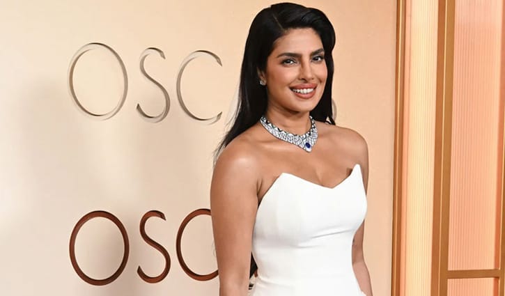 প্রিয়াঙ্কার নেকলেস তৈরিতে সময় লেগেছে ১৩০০ ঘণ্টা