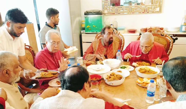 হাওলাদারের আমন্ত্রণে নববর্ষের বি‌শেষ আ‌য়োজনে নেতারা 