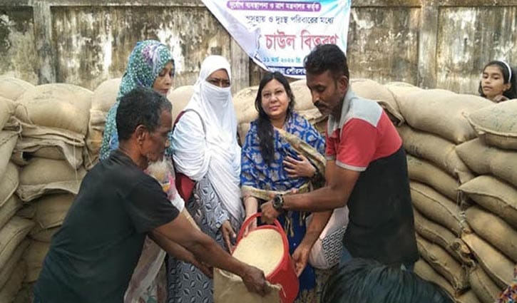 লোহাগড়ার ৫১৩১ পরিবারে পেল ভিজিএফের চাল