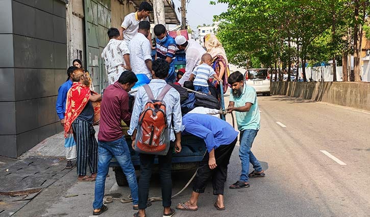 সব বাধা পেরিয়ে বাড়ির পথে ছুটছেন রাজধানীবাসী