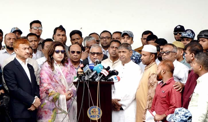 প্রবাসীর লাশে রাষ্ট্রের দায়, পাশে থাকার প্রতিশ্রুতি মন্ত্রীর