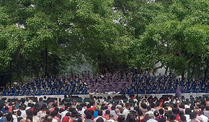 বটমূলে নববর্ষকে বরণ করে নিল ছায়ানট