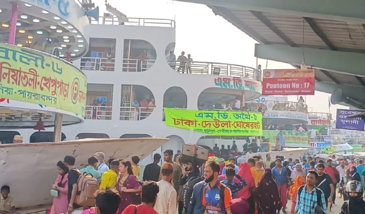 সদরঘাটে নেই সেই চিরচেনা ভিড়, স্বস্তিতে ফিরছেন নগরবাসী