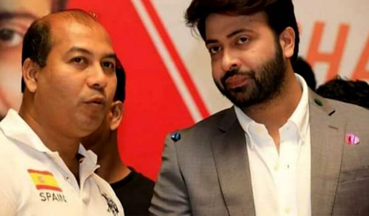 ‘হল মালিকরা জোট বেঁধে শাকিবের প্রিন্সের টাকা ফেরত চাইছে’