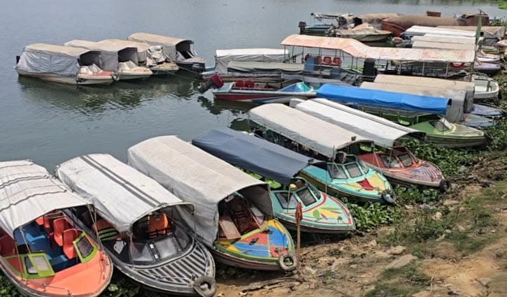 রাঙামাটিতে জ্বালানি সংকটে বন্ধ স্পিডবোট চলাচল