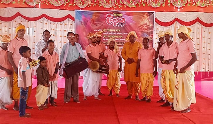 ফাগুয়া উৎসবে মাতোয়ারা চা শ্রমিকরা