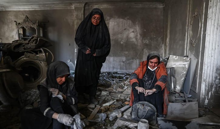 ইরানে ১ লাখ ১৫ হাজার বেসামরিক স্থাপনা বিধ্বস্ত: রেড ক্রিসেন্ট