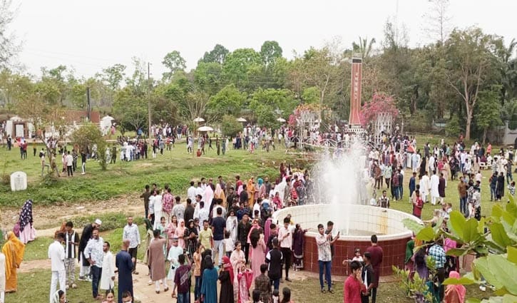 ঈদের তৃতীয় দিনেও পর্যটকে মুখর ছিল মৌলভীবাজার