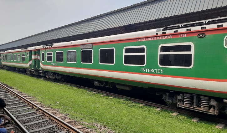 ১৯ ঘণ্টা পর সিলেটের সঙ্গে সারা দেশের রেল যোগাযোগ স্বাভাবিক