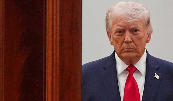 ইরানের ওপর নৌ অবরোধের ইঙ্গিত ট্রাম্পের