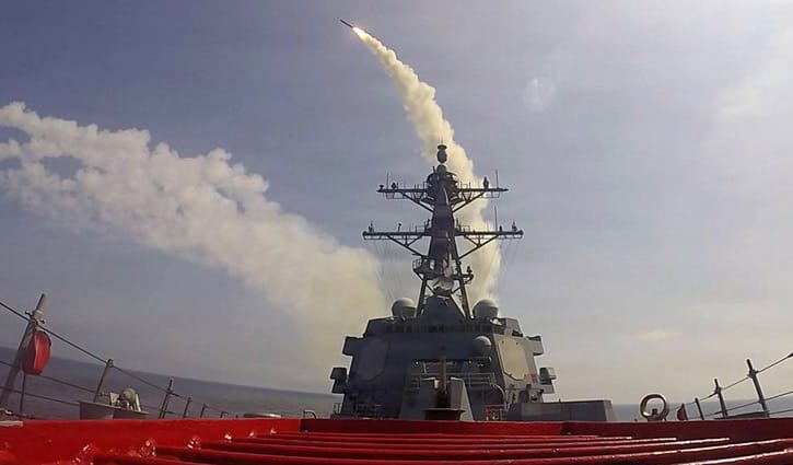 সাবমেরিনসহ ১৭ ইরানি জাহাজ ধ্বংস: মার্কিন কমান্ডার