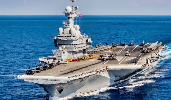 ভূমধ্যসাগরে বিমানবাহী রণতরি পাঠাচ্ছে ফ্রান্স