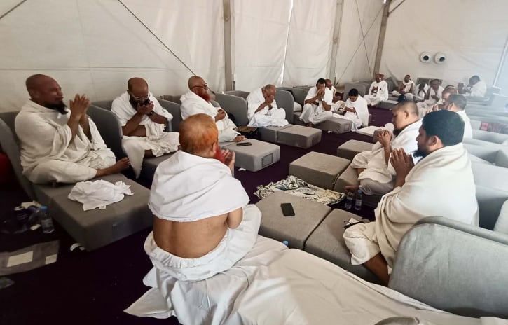 আরাফাতে হা‌জিরা, দিনভর দোয়া-দরুদ-গুনাহমুক্তির আর্তি