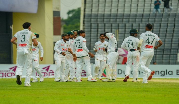 বাংলাদেশকে চাপে রেখে রান তুলছে পাকিস্তান