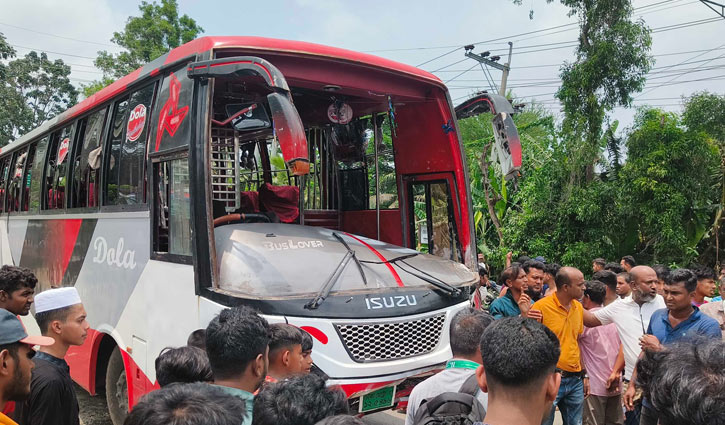 ঈদের দিনে গোপালগঞ্জের সড়কে ঝরল ৫ প্রাণ