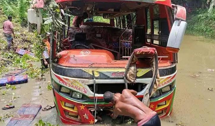 কুষ্টিয়ায় বাস-ট্রাক সংঘর্ষে নিহত ৩