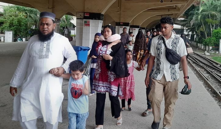 শিক্ষাপ্রতিষ্ঠানে ঈদের ছুটি শুরু, রাজধানী ছাড়ছে মানুষ